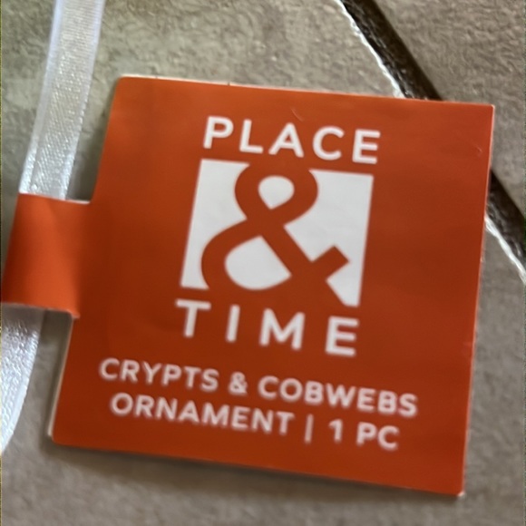 Hocus Pocus Sparkly Cauldron Ornament NWT - Picture 7 of 12